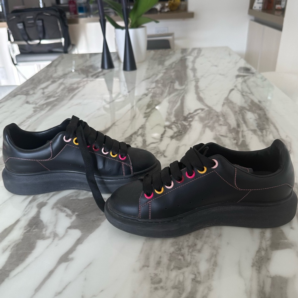 Alexander Mcqueen Size 8 Barely Used In A Good Co… - image 6